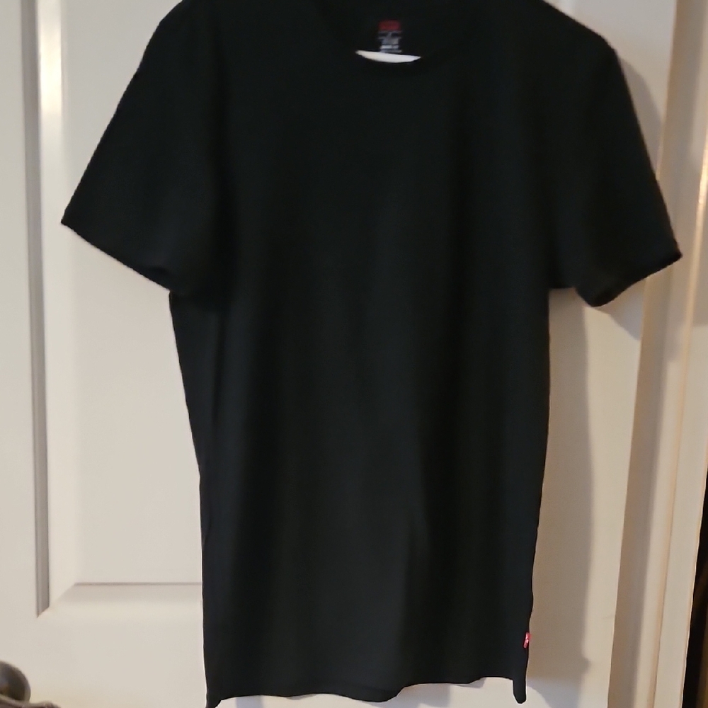 Levi's Black Short Sleeve Tee